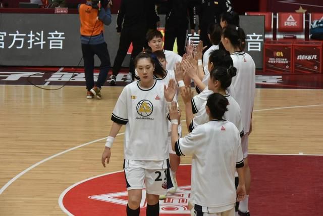 三龙入洞四人小说免费阅读